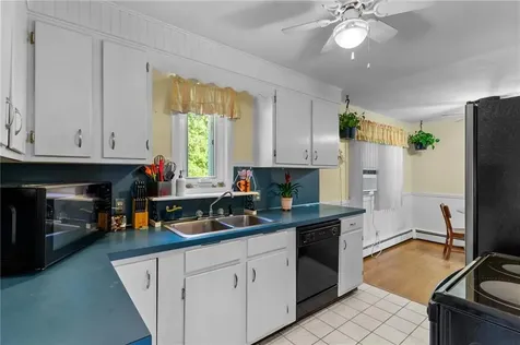 81 Pembroke Lane Coventry RI 02816