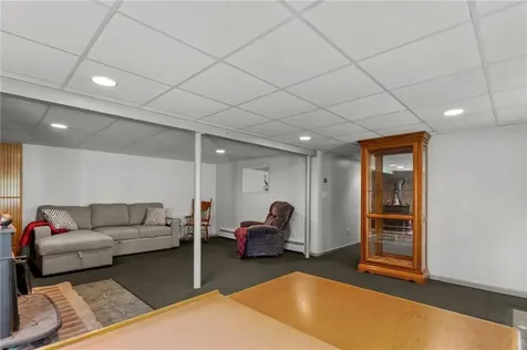 81 Pembroke Lane Coventry RI 02816