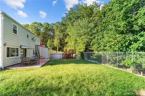 81 Pembroke Lane Coventry RI 02816