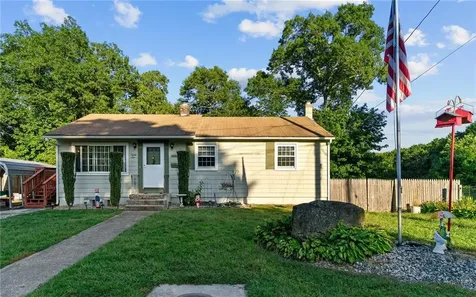 81 Pembroke Lane Coventry RI 02816