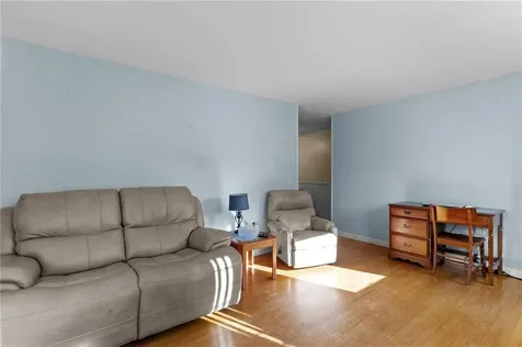 81 Pembroke Lane Coventry RI 02816