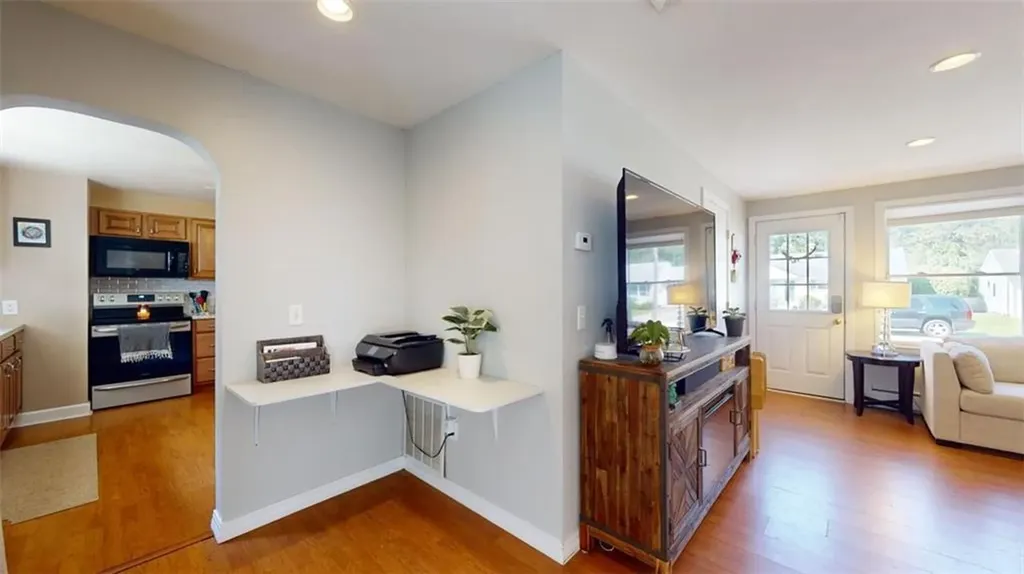 78 Helen Avenue Warwick RI 02886