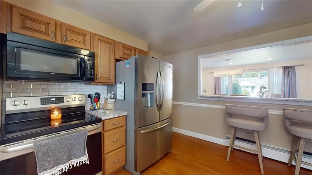 78 Helen Avenue Warwick RI 02886