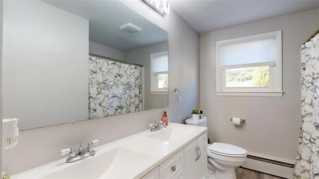78 Helen Avenue Warwick RI 02886