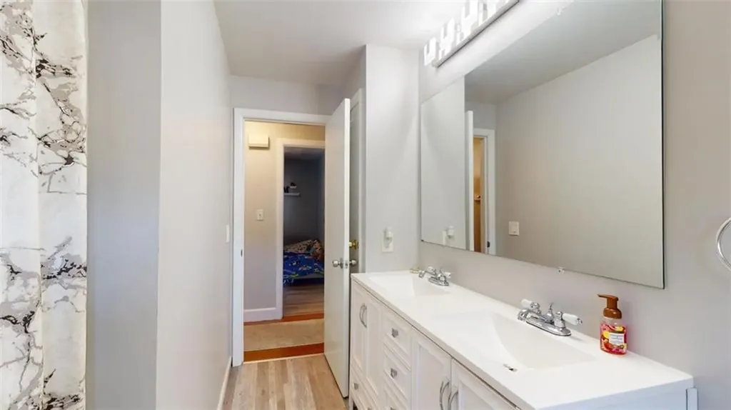 78 Helen Avenue Warwick RI 02886
