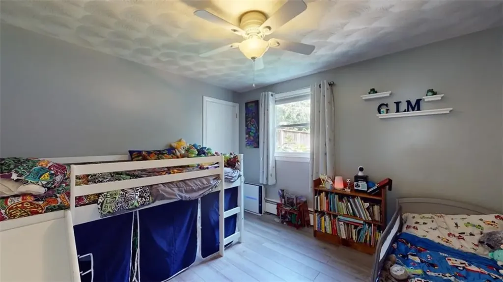 78 Helen Avenue Warwick RI 02886