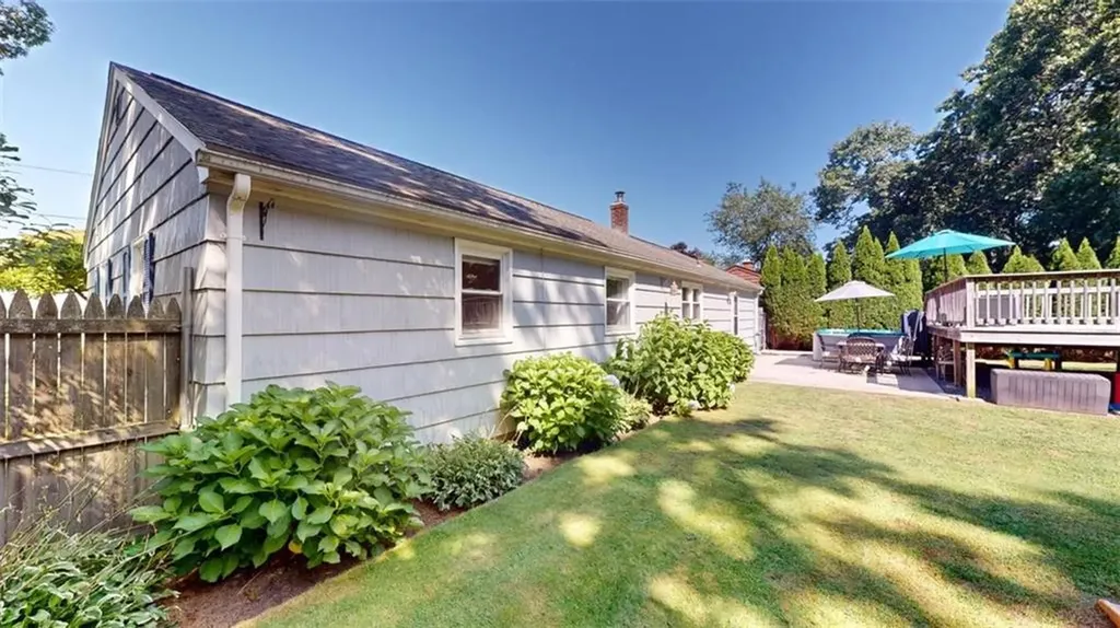 78 Helen Avenue Warwick RI 02886