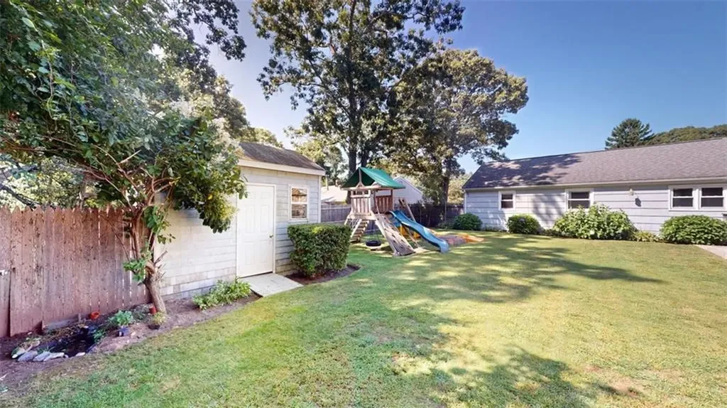 78 Helen Avenue Warwick RI 02886