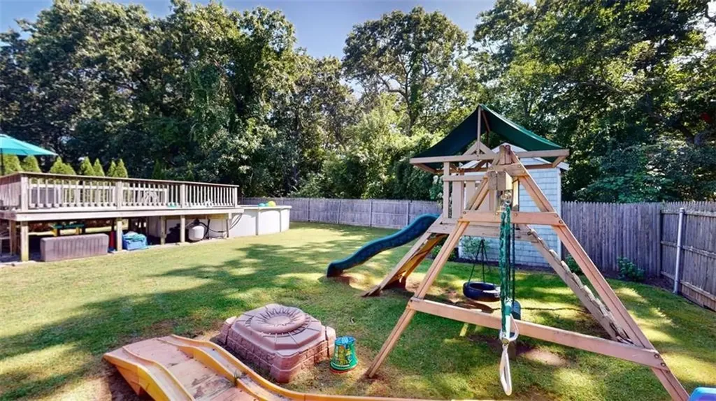 78 Helen Avenue Warwick RI 02886