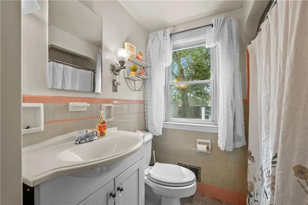 79 Flint Street Pawtucket RI 02861