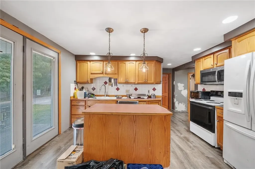 978 Smithfield Avenue Lincoln RI 02865