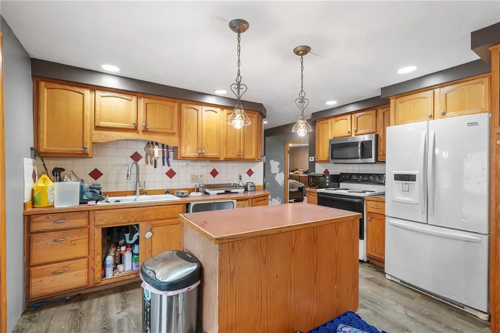 978 Smithfield Avenue Lincoln RI 02865