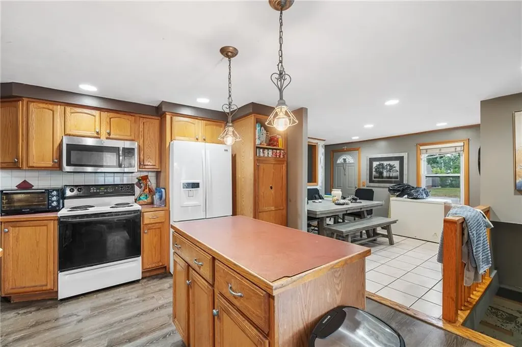 978 Smithfield Avenue Lincoln RI 02865