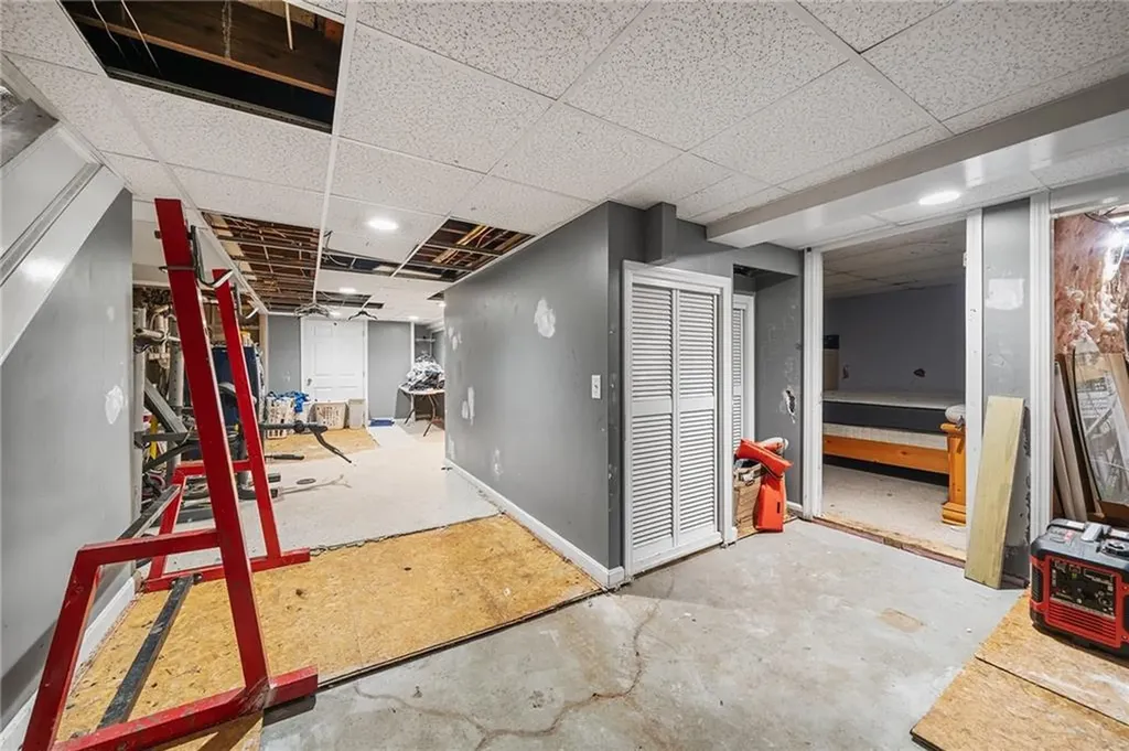 978 Smithfield Avenue Lincoln RI 02865