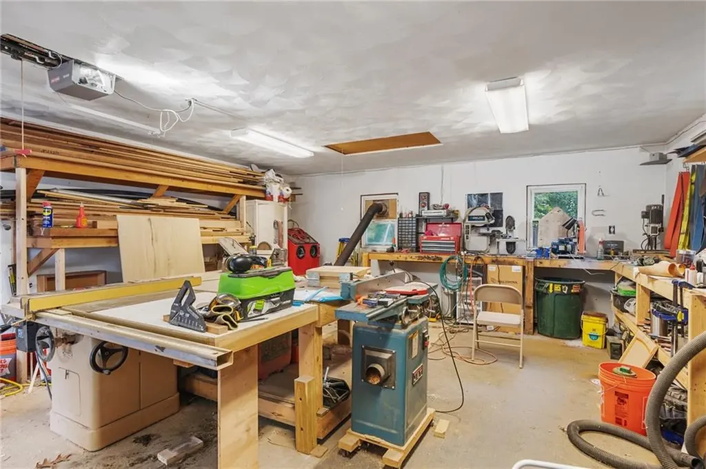 978 Smithfield Avenue Lincoln RI 02865