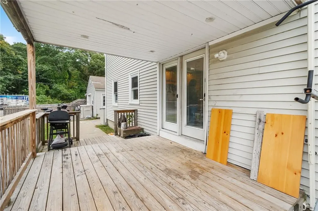 978 Smithfield Avenue Lincoln RI 02865