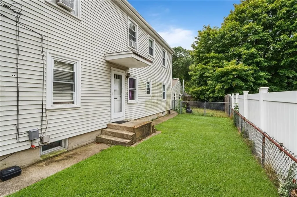 978 Smithfield Avenue Lincoln RI 02865