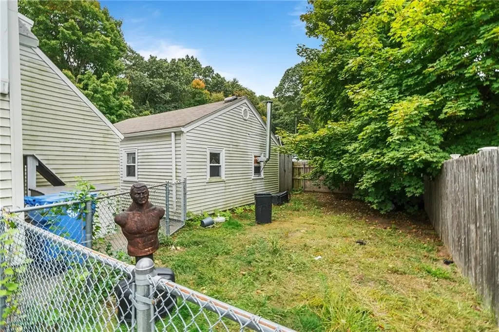 978 Smithfield Avenue Lincoln RI 02865