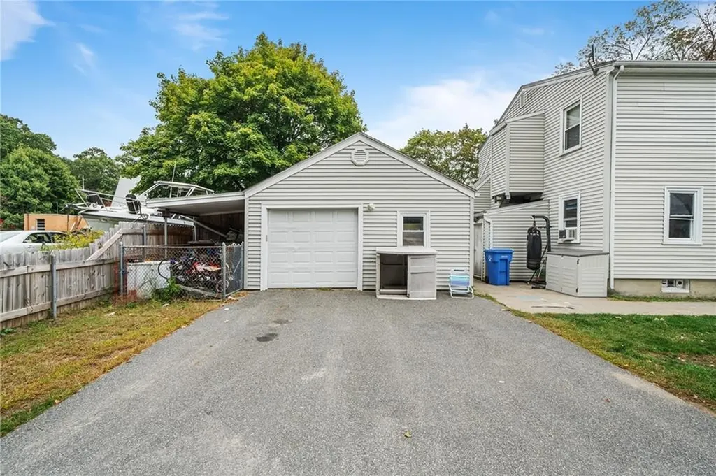 978 Smithfield Avenue Lincoln RI 02865