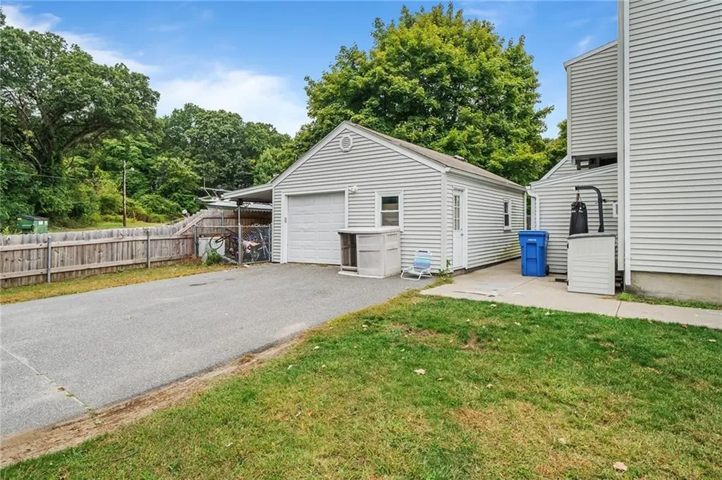 978 Smithfield Avenue Lincoln RI 02865