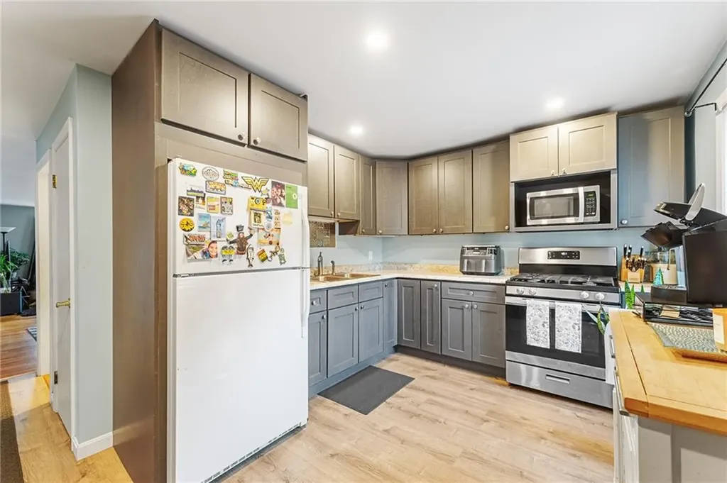 978 Smithfield Avenue Lincoln RI 02865