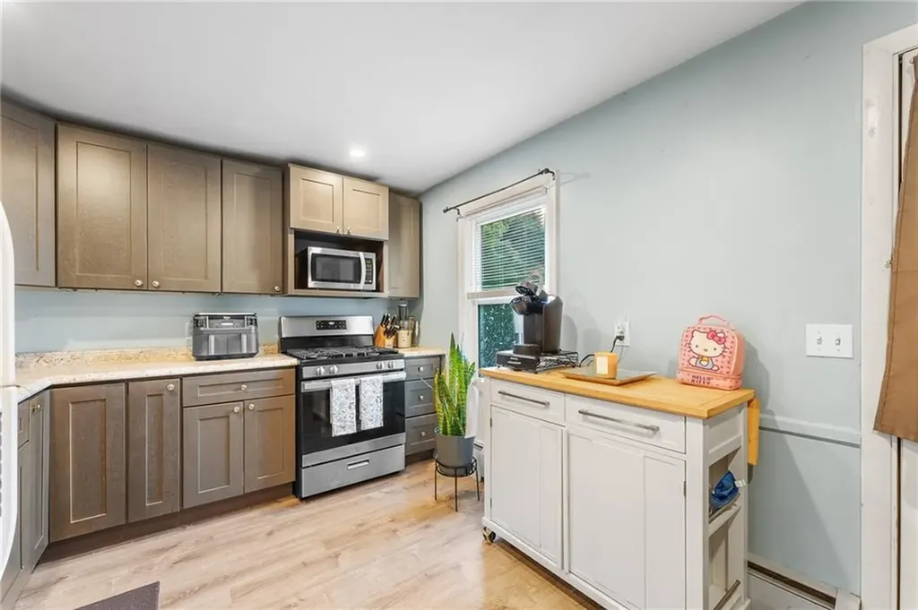 978 Smithfield Avenue Lincoln RI 02865
