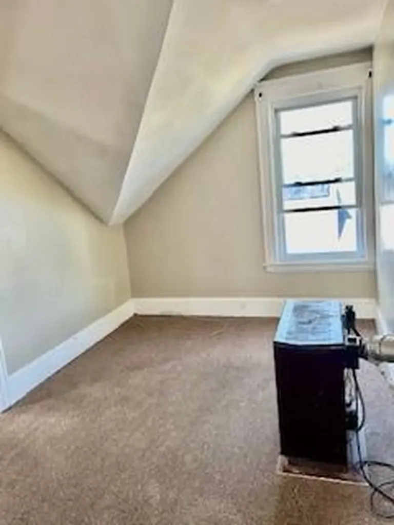 33 Ormond Street Woonsocket RI 02895