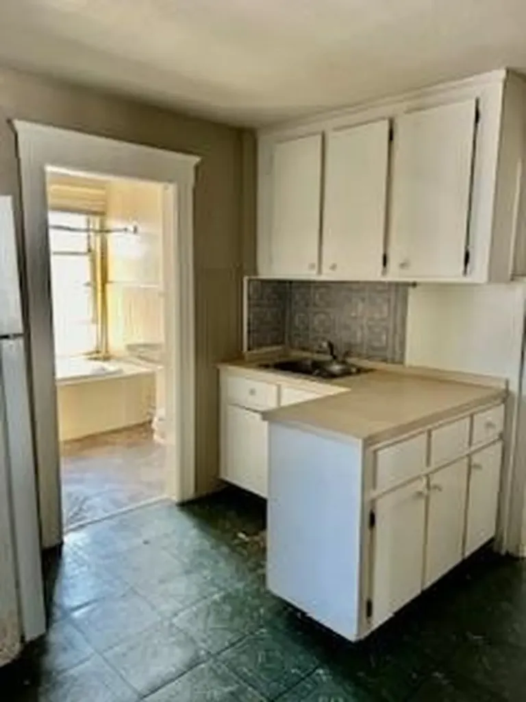 33 Ormond Street Woonsocket RI 02895
