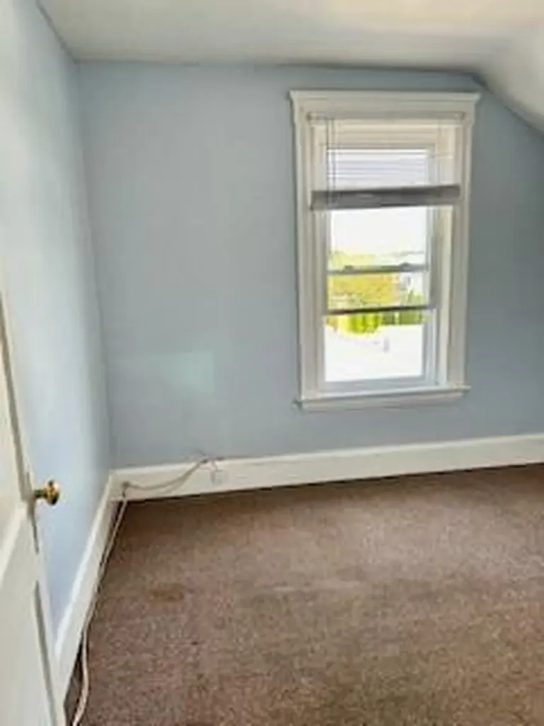 33 Ormond Street Woonsocket RI 02895