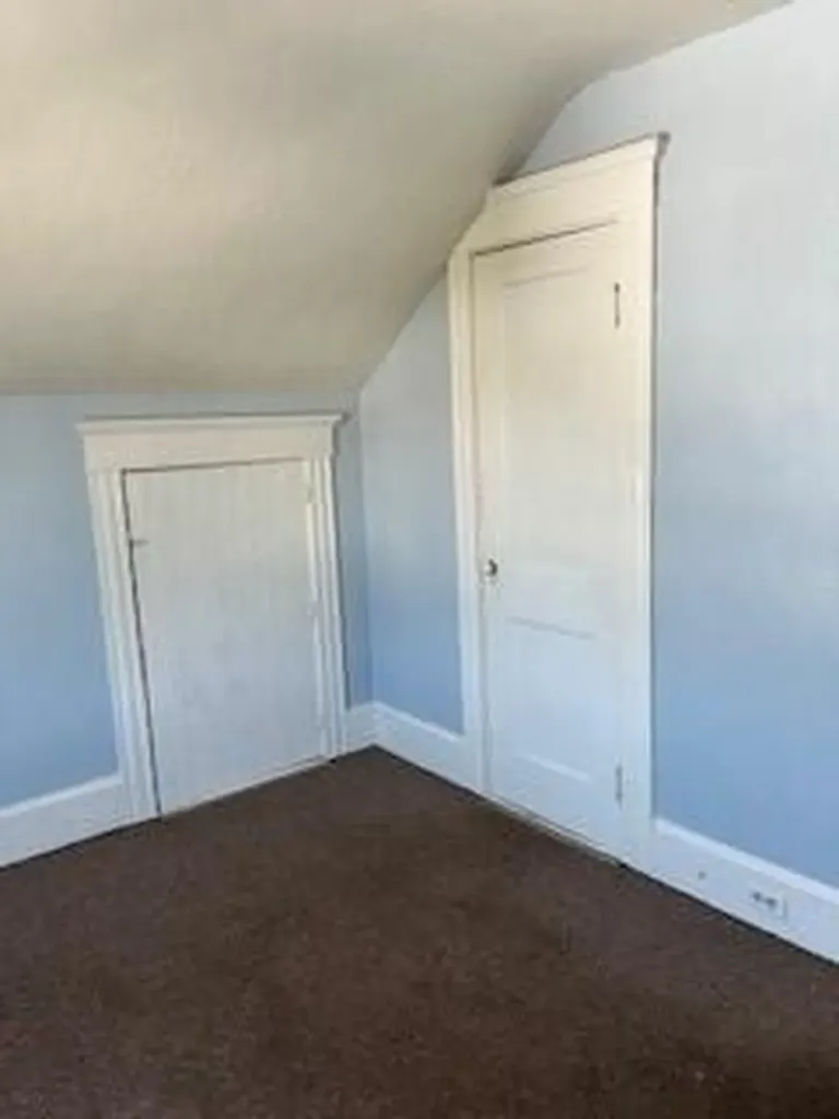 33 Ormond Street Woonsocket RI 02895