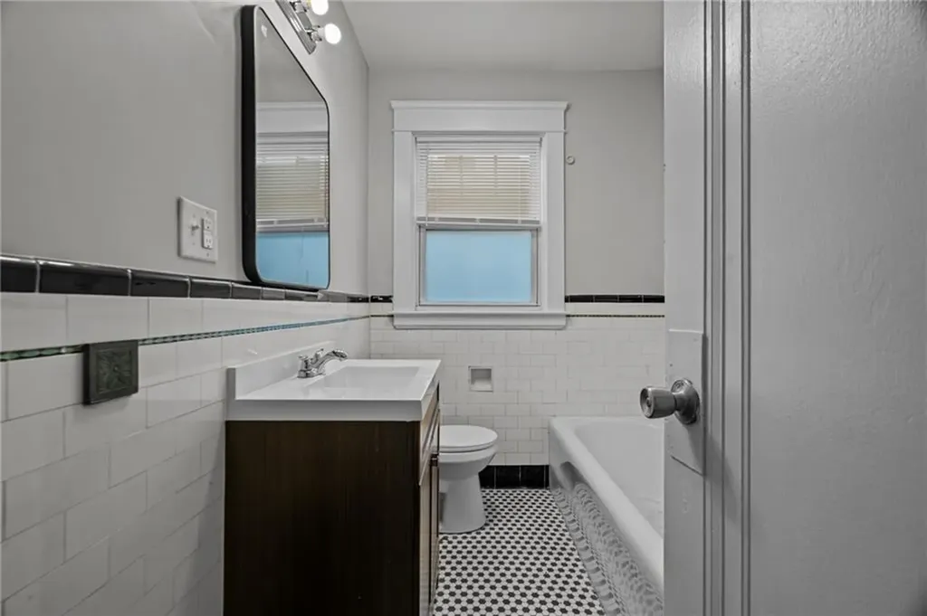 725 River Avenue Providence RI 02908