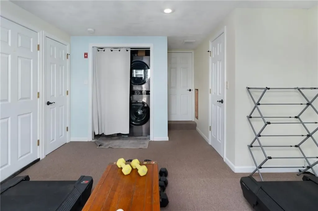35 Shadbush Road Warwick RI 02888