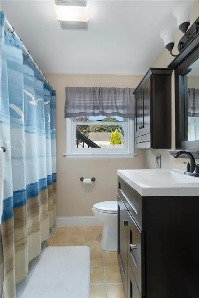 35 Shadbush Road Warwick RI 02888