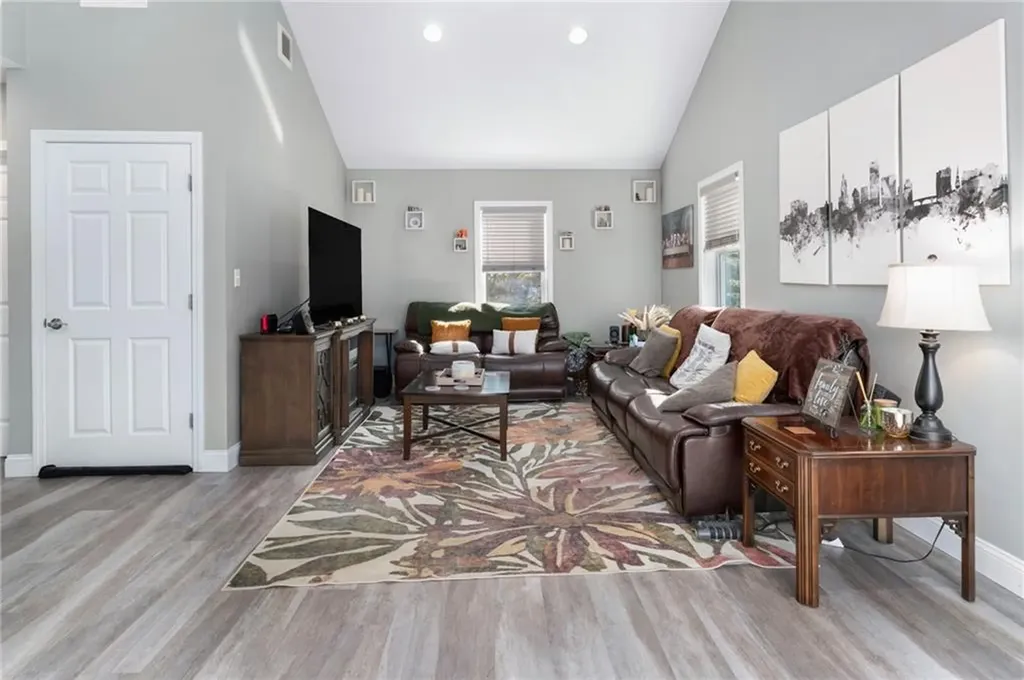 35 Shadbush Road Warwick RI 02888