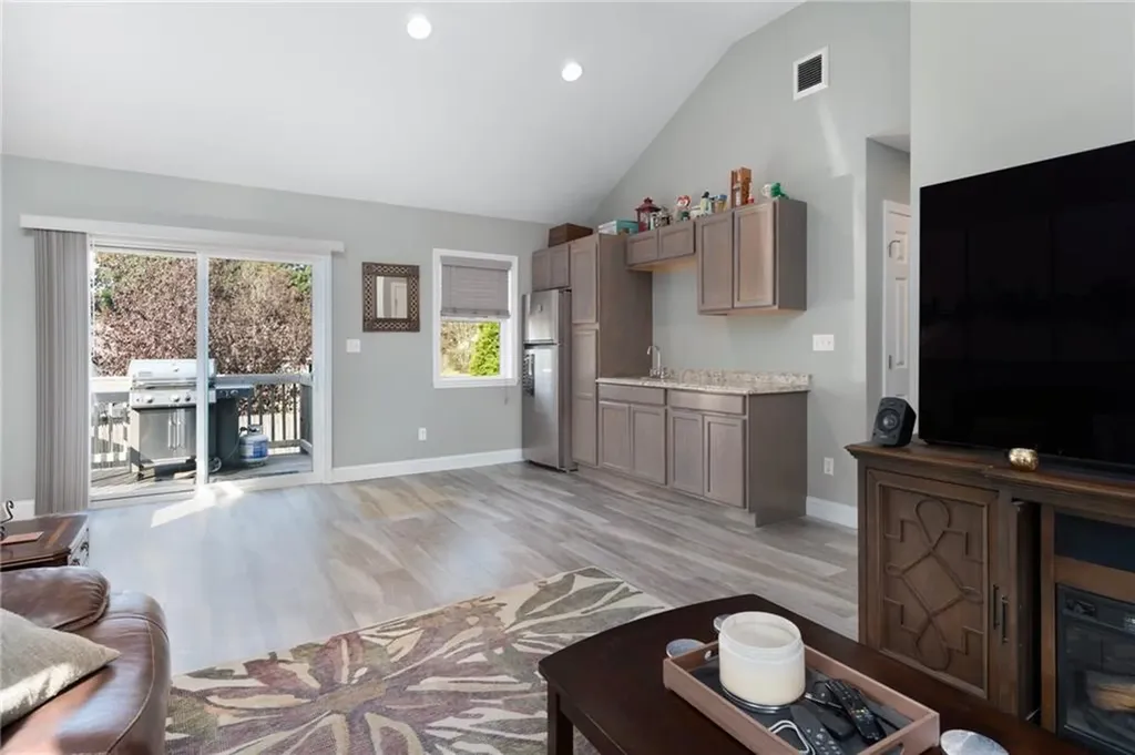 35 Shadbush Road Warwick RI 02888