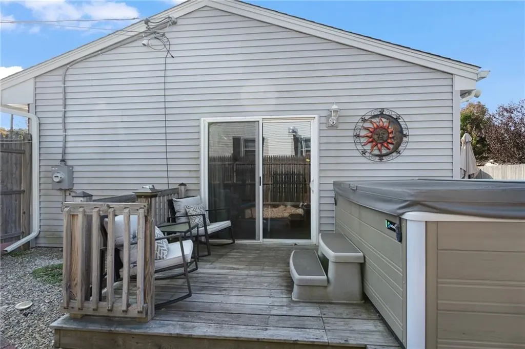 35 Shadbush Road Warwick RI 02888