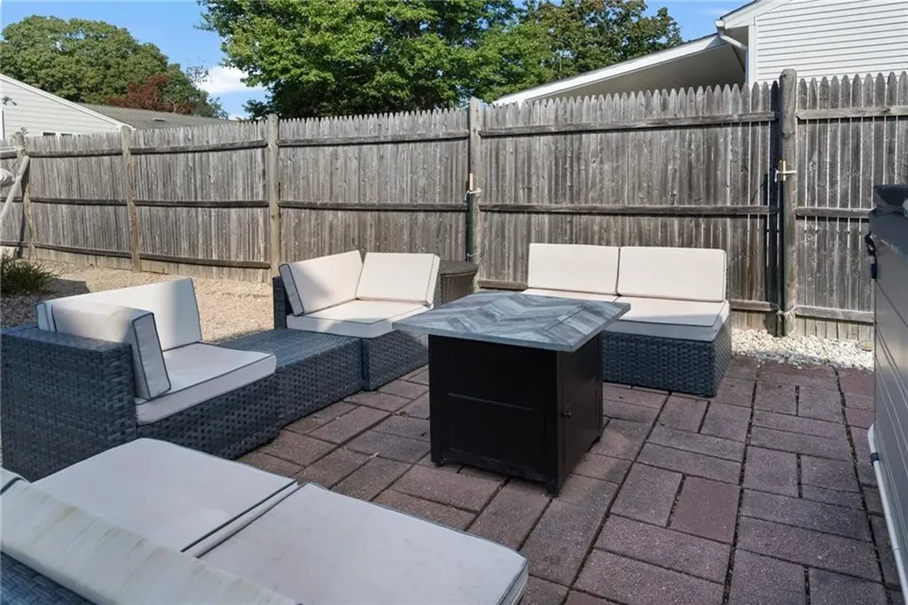 35 Shadbush Road Warwick RI 02888