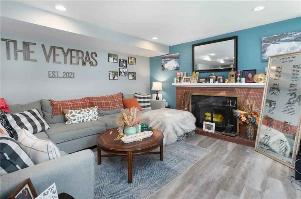 35 Shadbush Road Warwick RI 02888