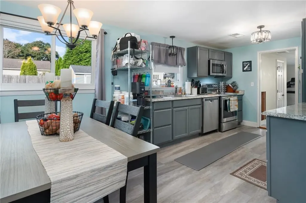 35 Shadbush Road Warwick RI 02888