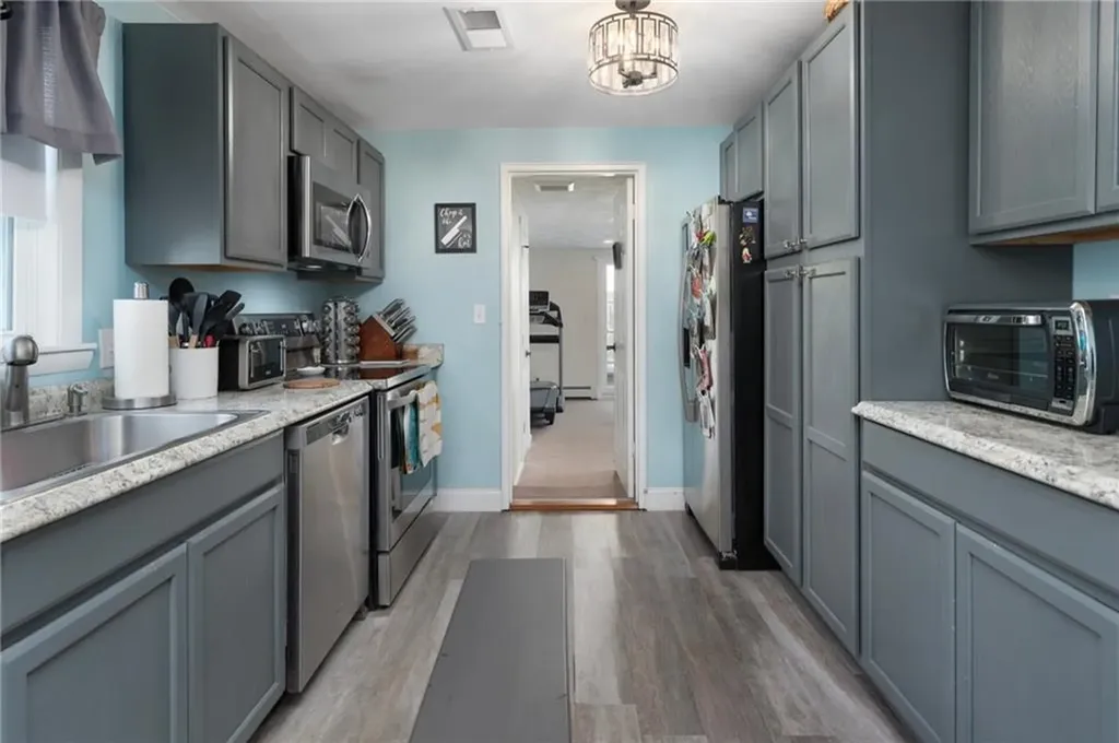 35 Shadbush Road Warwick RI 02888
