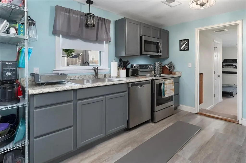 35 Shadbush Road Warwick RI 02888