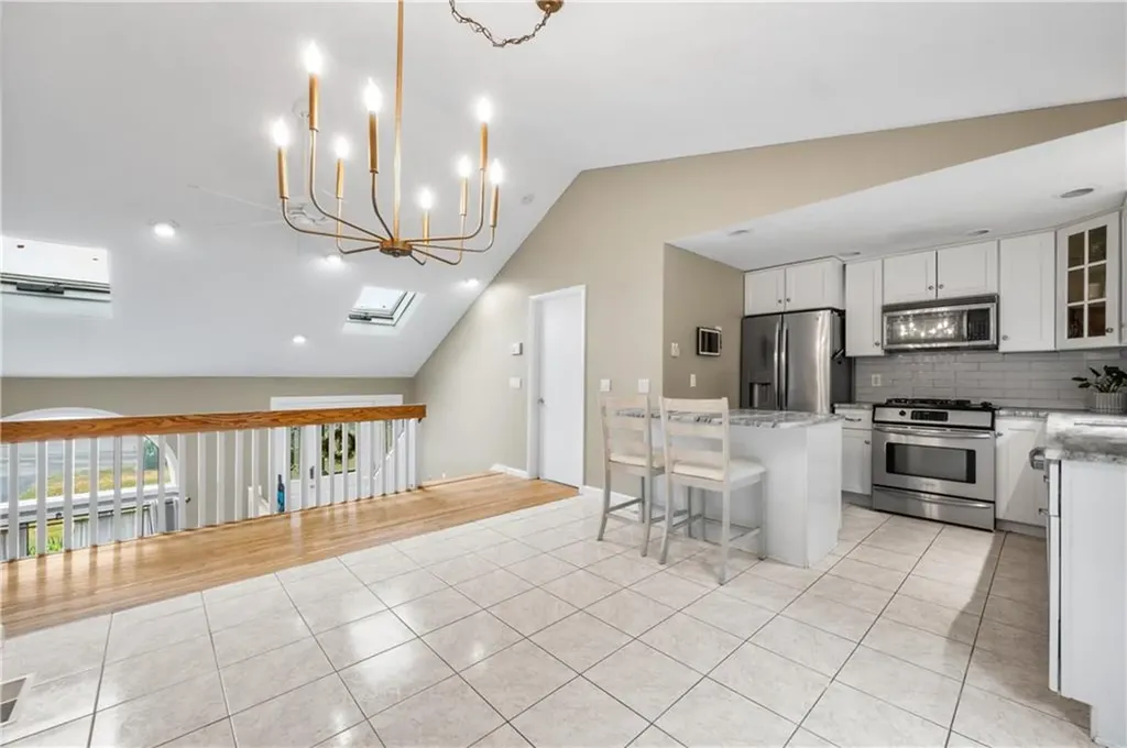 10 Robert Circle Johnston RI 02919