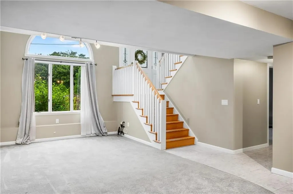 10 Robert Circle Johnston RI 02919