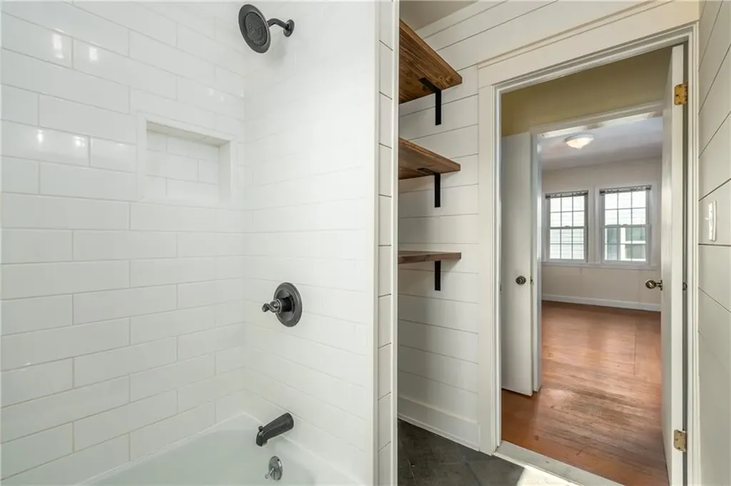58 Delway Road Cranston RI 02910