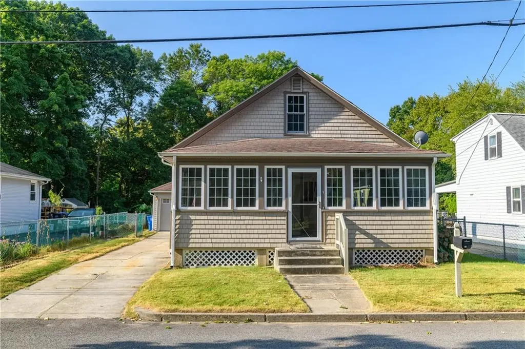 58 Delway Road Cranston RI 02910