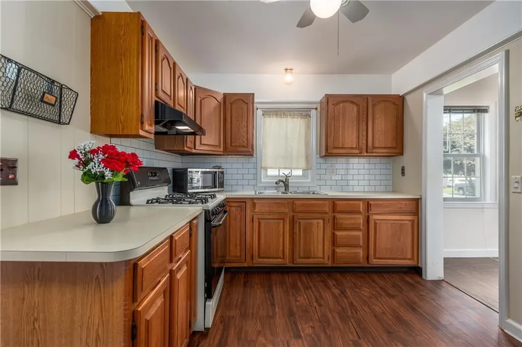 58 Delway Road Cranston RI 02910