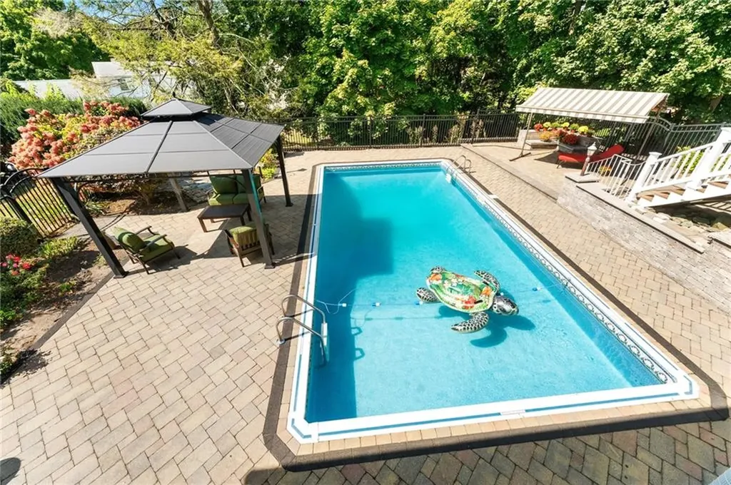 41 Thistle Drive Cranston RI 02920