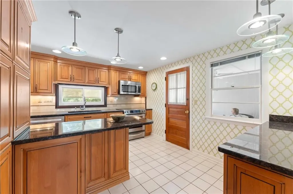 41 Thistle Drive Cranston RI 02920