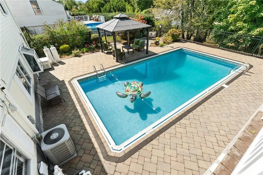 41 Thistle Drive Cranston RI 02920