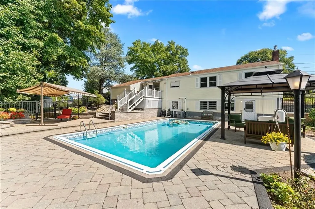 41 Thistle Drive Cranston RI 02920